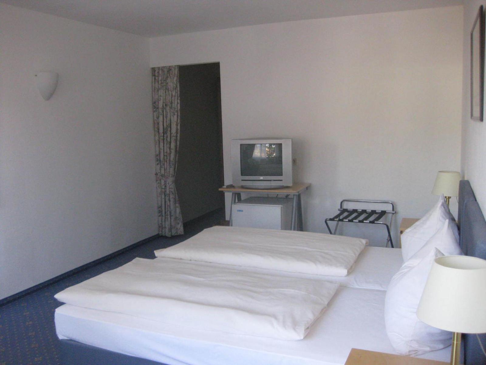 Hak Hotel Am Klostersee Sindelfingen Ngoại thất bức ảnh